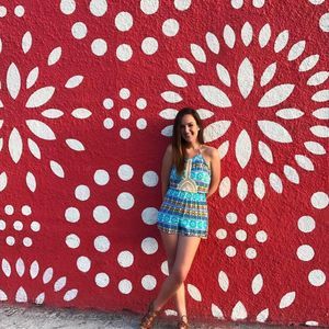 Meet your Posher, Chloe